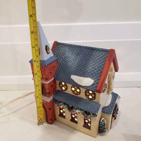 Noma Dickensville Collectables Collectables Christmas Village Porcelain Church - Picture 6 of 9